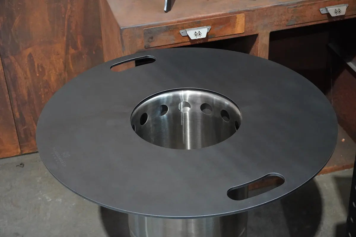 BlackForestSteel Feuerplatte Ø800 mm mit Innenloch Ø300 mm für BBQ, Garten und Terrasse
