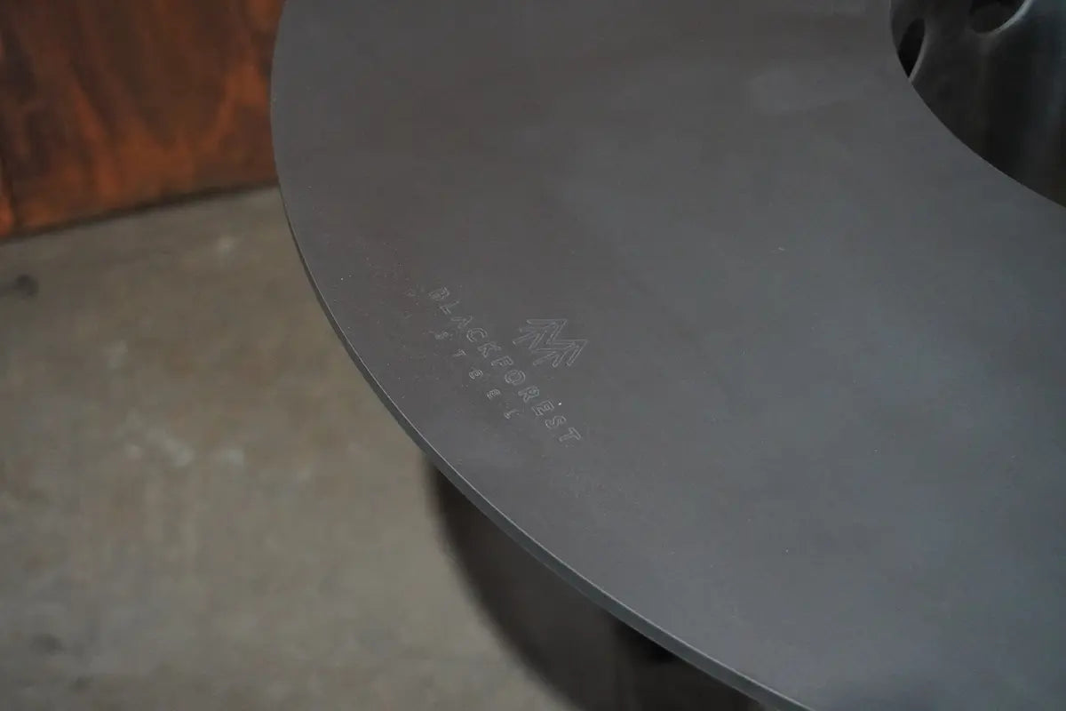 Massive Feuerplatte Ø800 mm mit 6 mm oder 8 mm Materialstärke und sauber gearbeiteter Stahloberfläche