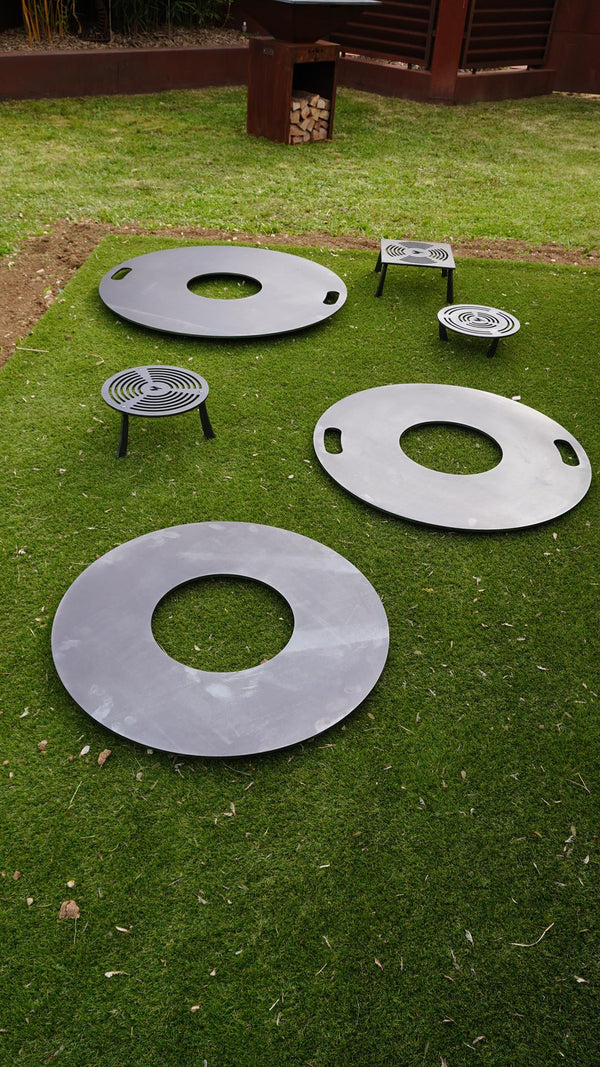 Feuerplatte Black Forest Steel 980mm  + Grilleinsatz mit Anhebung